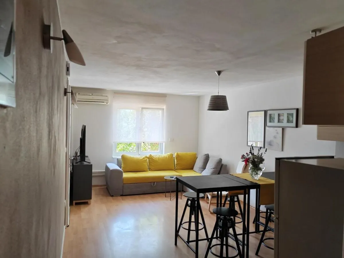Apartment Near The Beach Pula 0*,