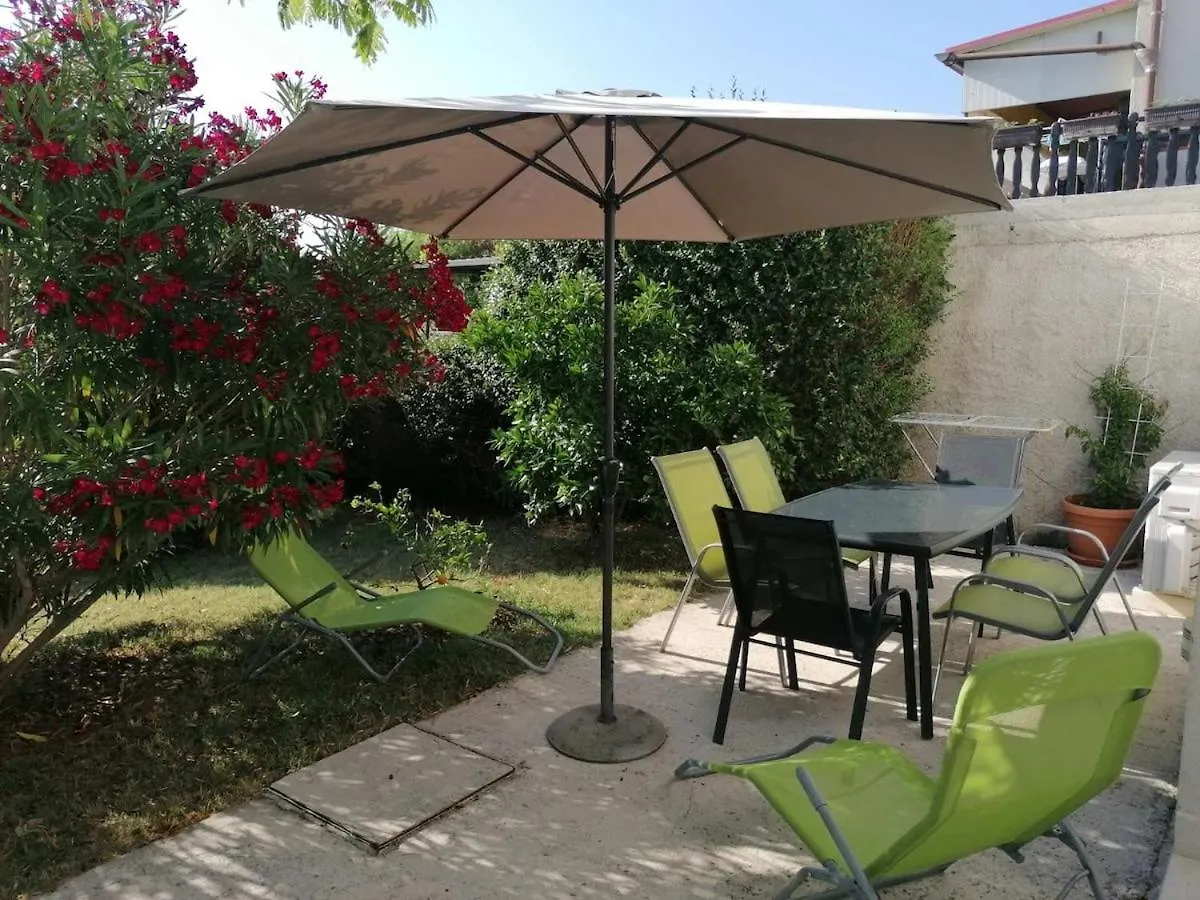 Apartment Near The Beach Pula
