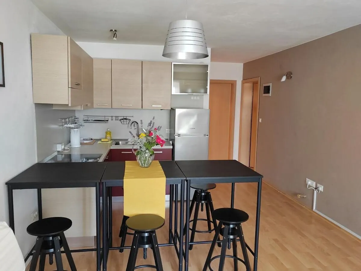 Apartment Near The Beach بولا
