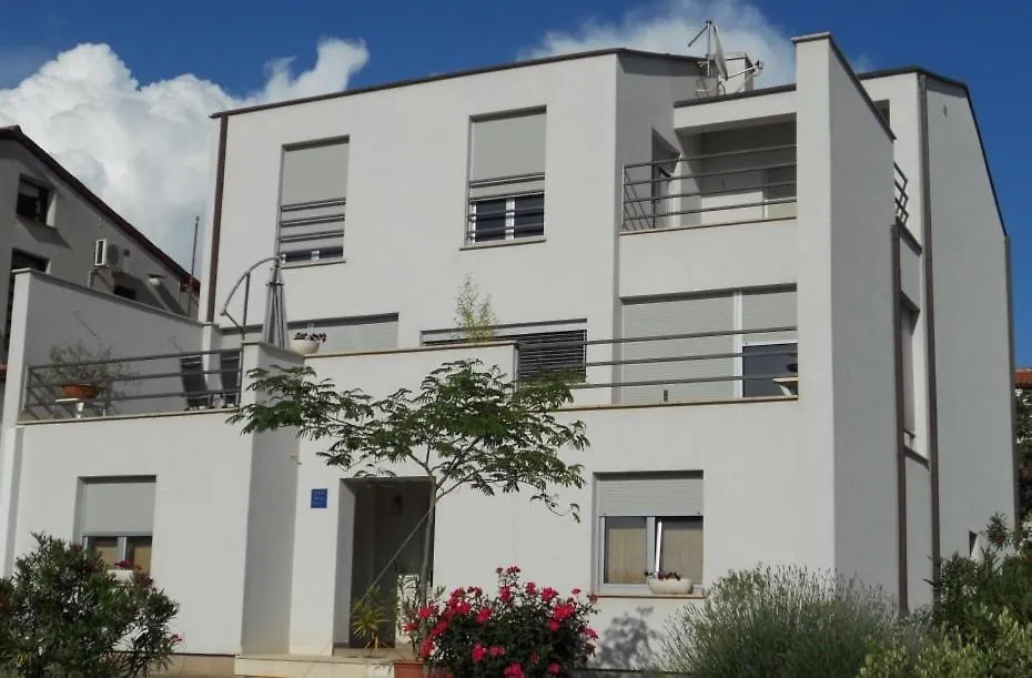 Apartment Near The Beach Pula